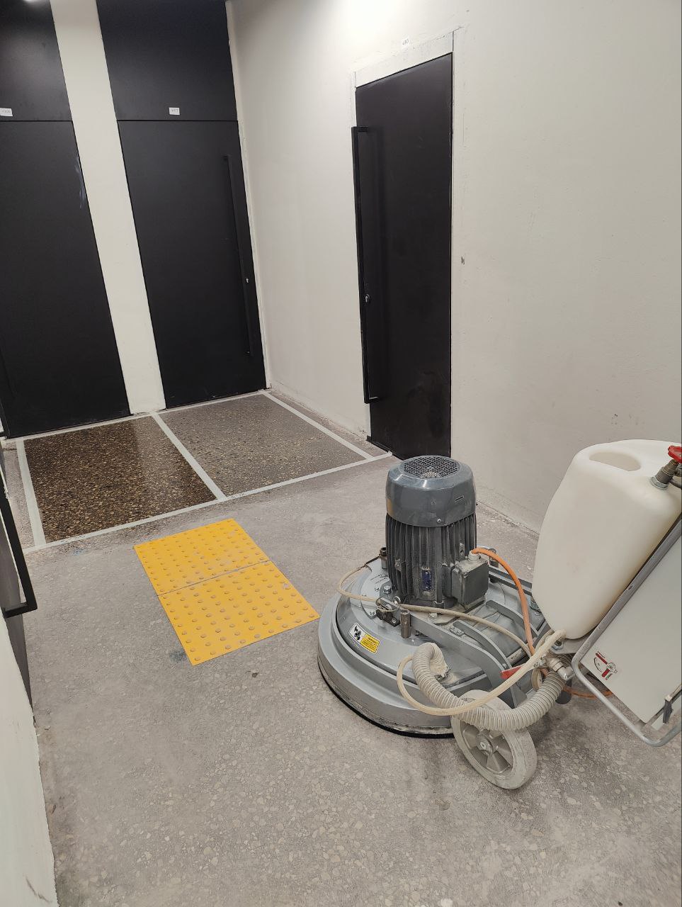 Полировка бетона — Бизнес‑центр